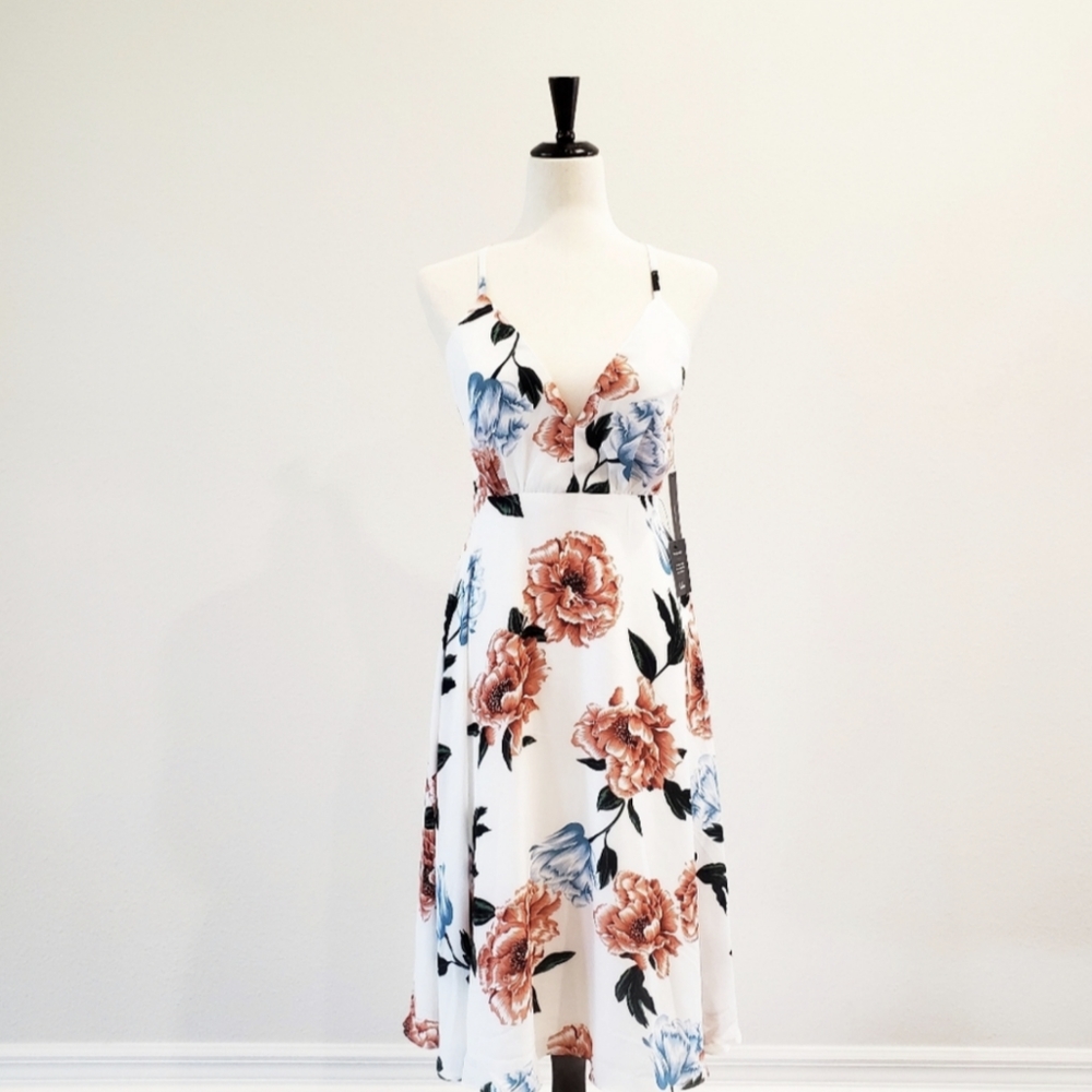 Lulu's summer floral dress - Picture 2 of 11